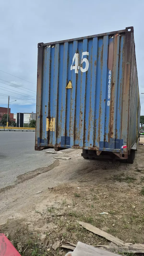 otros vehiculos - RD$ 200,000 Contenedores Furgones 45 pies 2