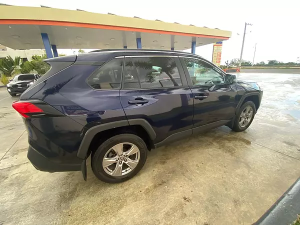 jeepetas y camionetas - Toyota rav4 2022 xle 6
