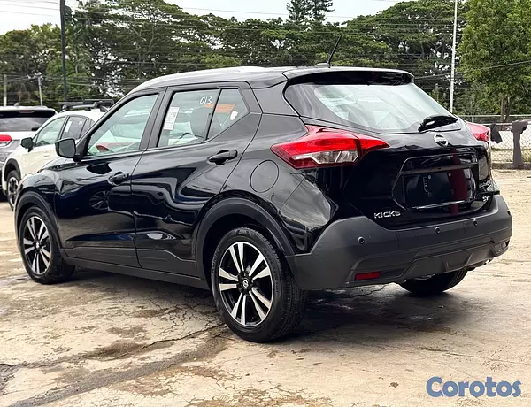 jeepetas y camionetas - Nissan Kicks SV 2020 4