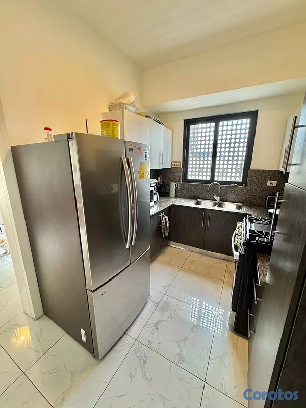 apartamentos - vendo Evaristo Morales tercer nivel tres habitaciones 2.5 baños dos parqueo  5
