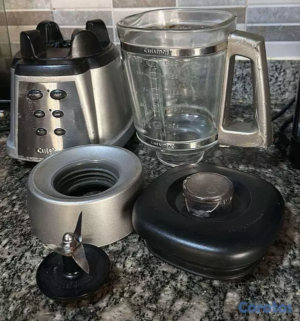 electrodomesticos - LICUADORA USADA  MARCA CUISINART A VECES PRENDE Y SE APAGA  3