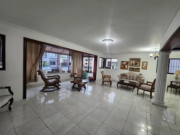 apartamentos - APARTAMENTO EN VENTA  URB. REAL  4