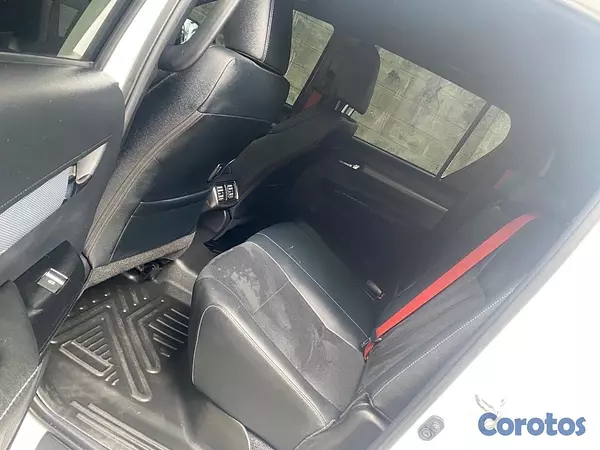 jeepetas y camionetas - Toyota hilux GR 2025 14