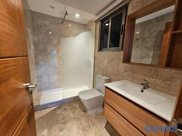 apartamentos - alquiló los cacicazgos torre de lujo piso 11 tres habitaciones con su baño tres  15