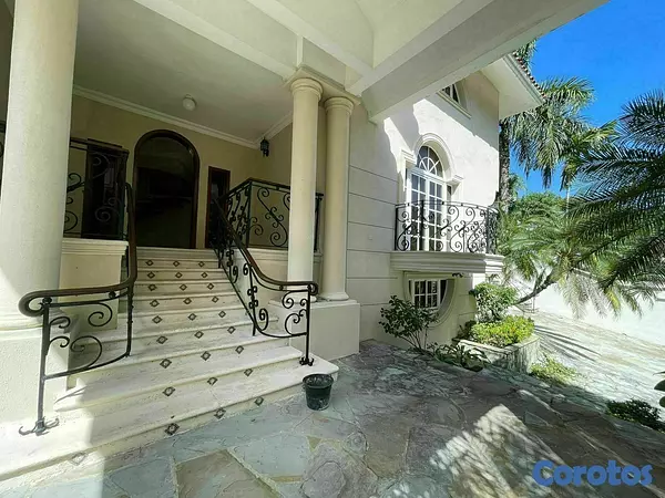 casas - VENDO Hermosa Mansión De 3 Niveles En Los Rios 3
