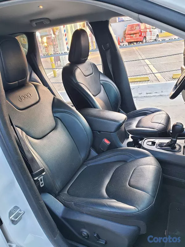 jeepetas y camionetas - Jeep Cherokee Límited 4WD 2019 7