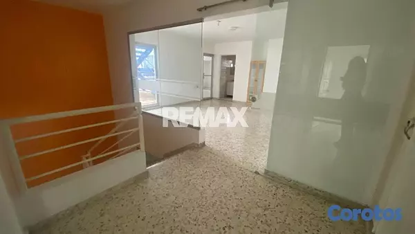 oficinas y locales comerciales - Local comercial de 500mt2 en alquiler en Julieta M 13