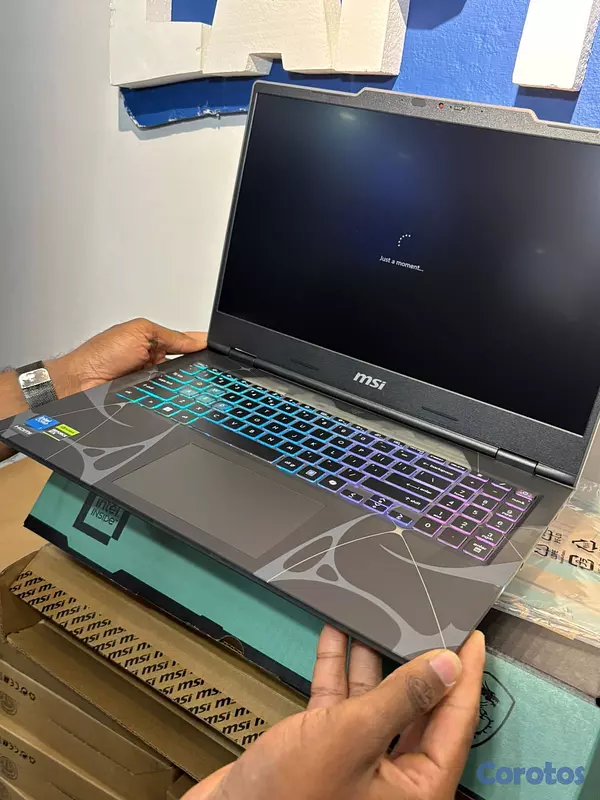 computadoras y laptops - laptop MSI KATANA ULTRA 7 TRX 5060 1
