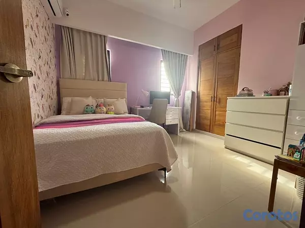apartamentos - vendo independencia klm 7 y Mendio dos habitaciones 2.5 baños dos parqueos serví 14