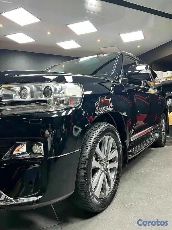 jeepetas y camionetas - Toyota land cruicer vxr 2017 2