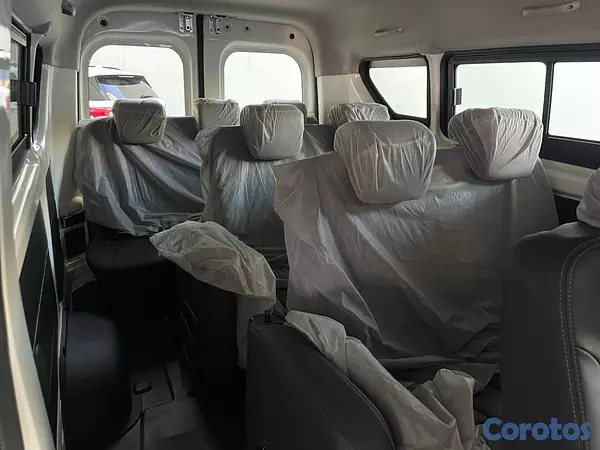 jeepetas y camionetas - KYC V7 14 Pasajeros  9