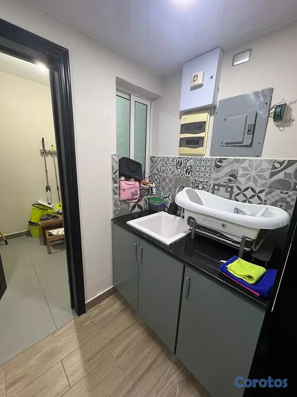 apartamentos - vendo avenida independencia tercer nivel tres habitaciones 2.5 baños dos parqueo 9