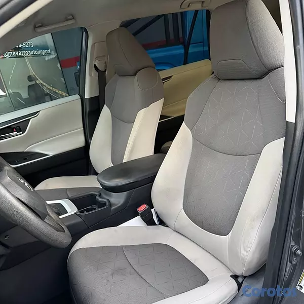 jeepetas y camionetas - TOYOTA RAV4 XLE 2022 4