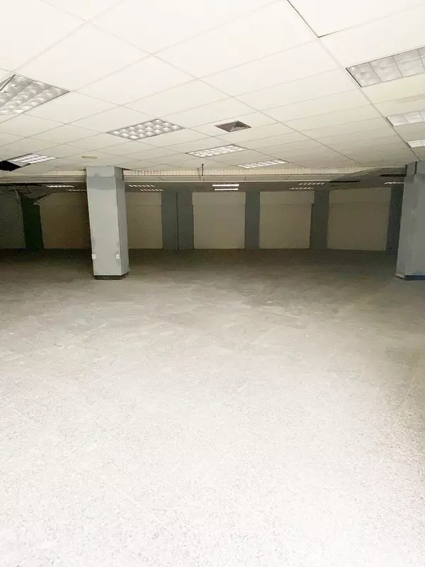 oficinas y locales comerciales - Local esquinero céntrico  5
