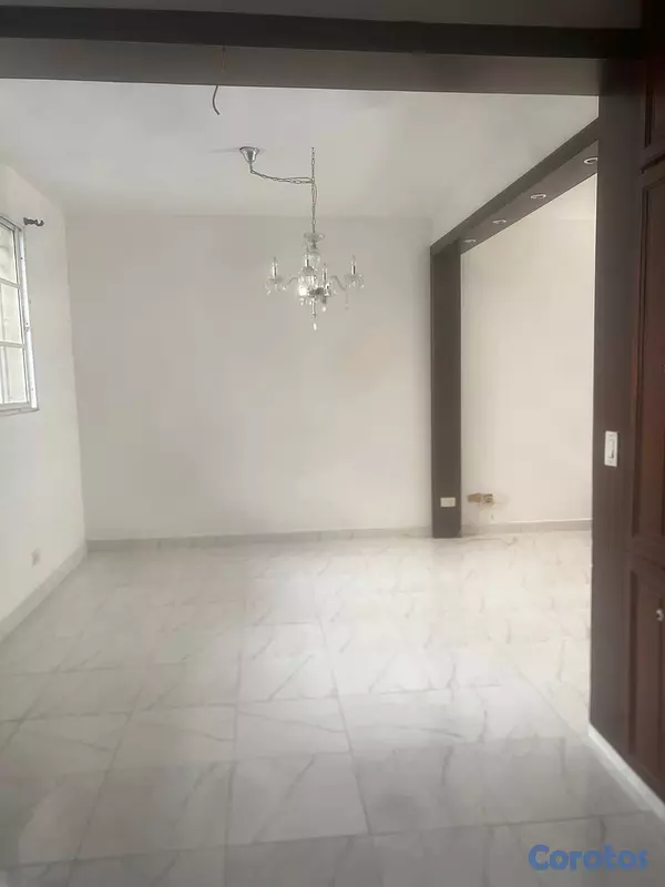casas - Casa de dos niveles en venta en zona tranquila y r 5
