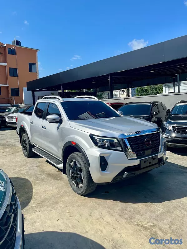 jeepetas y camionetas - Nissan Frontier LE 4x4 2024
 3