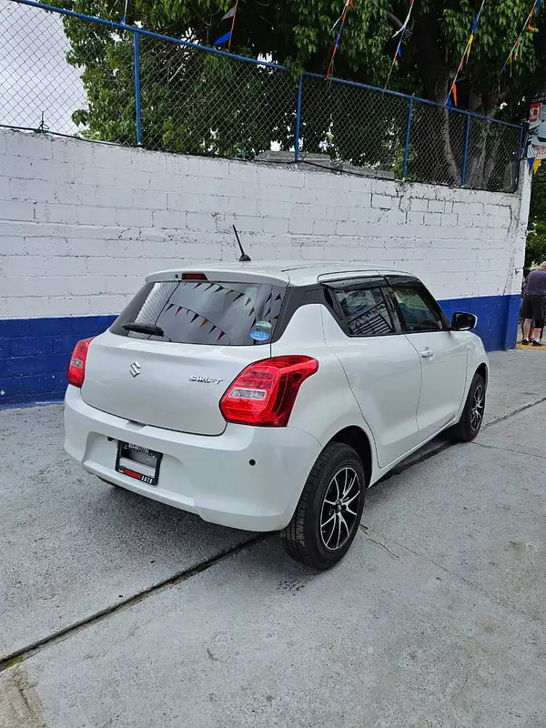 carros - SUZUKI SWIFT  4