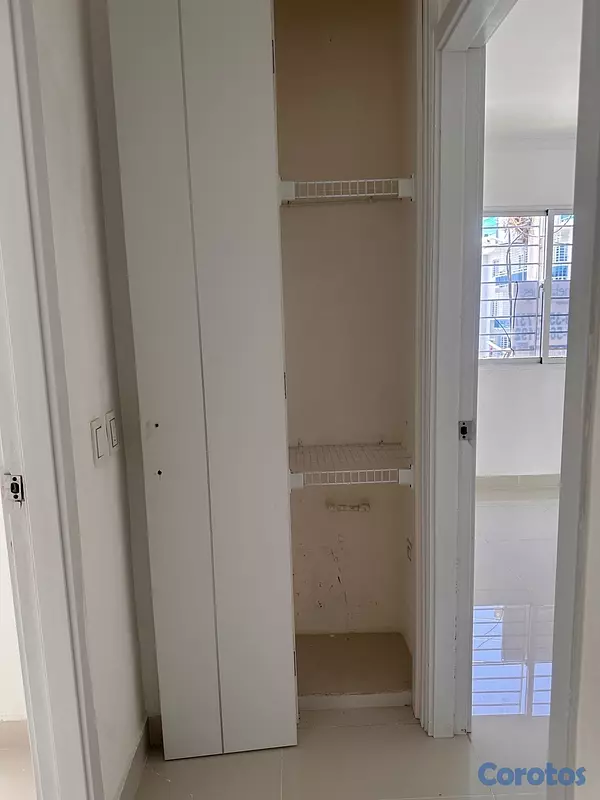 apartamentos - Apartamento en alquiler 3er piso. Res. Las Cayenas, etapa 9. RD$23,000  7