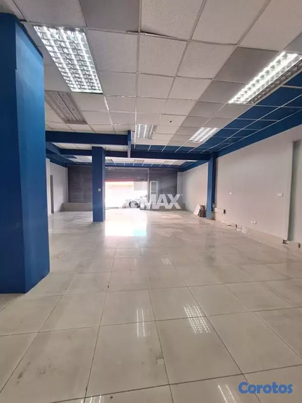 oficinas y locales comerciales - Local comercial de 172mt2 en alquiler en San Carlo 6