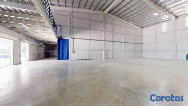 oficinas y locales comerciales - Gran nave Industrial Autopista Duarte cerca de la  3