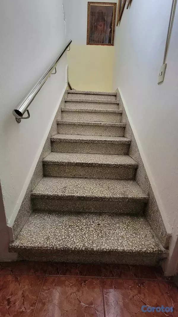 casas - VENDO CASA ZONA RECIDENCIAL Y TRANQUILA POCO METROS DEL MIRADOR SUR- EL PORTÁL  9