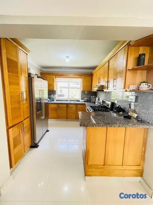 casas - Se vende lujosa casa en 📍Prado oriental a dos esquinas de la Av. Ecológica. 7