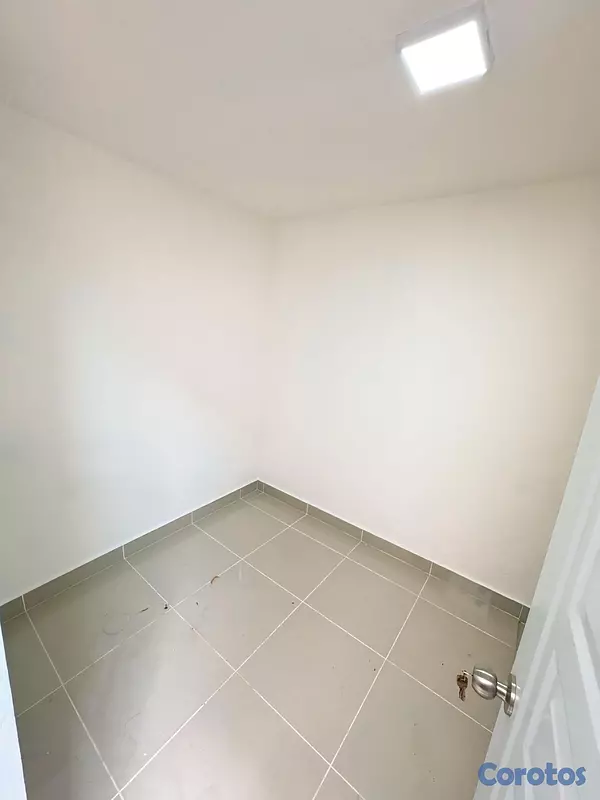 casas - venta de casa súper grande cerca del Corall mall autopista de san isidro  5