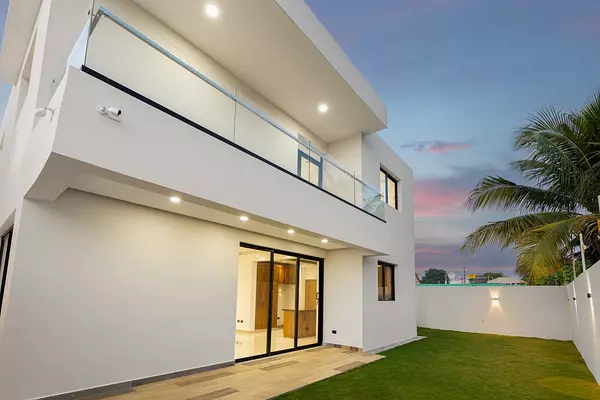 casas - Moderna Vivienda en Residencial Cerrado, Ave. 27 de Febrero 5