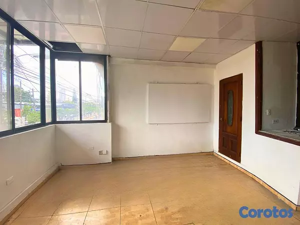 oficinas y locales comerciales - Edificio comercial de 3 niveles con almacén en alq 14