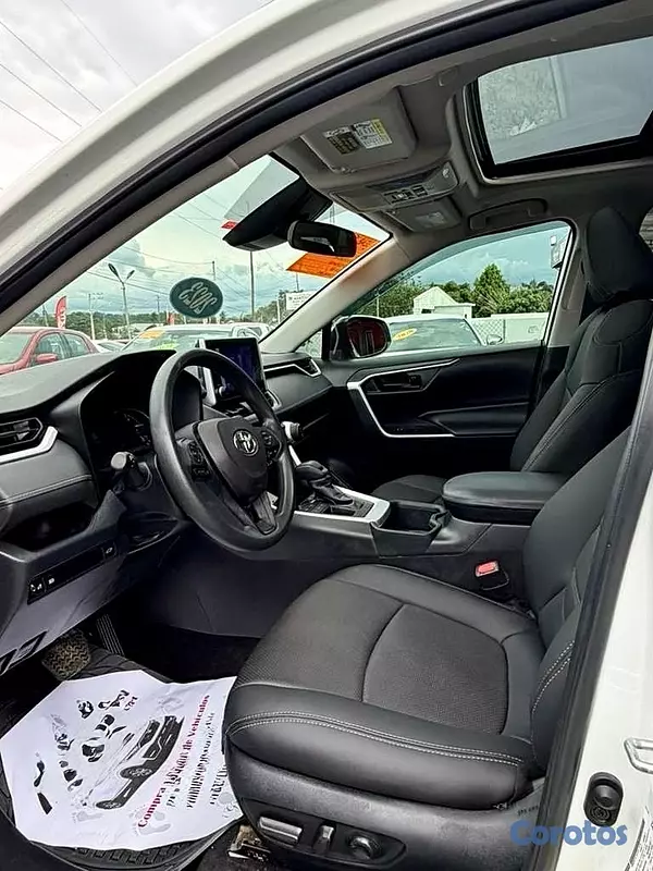 jeepetas y camionetas - Toyota RAV4 XLE Premium 2023 8