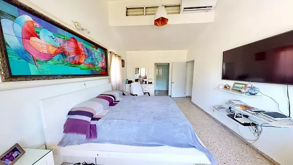 casas - Vendo casa en la zona Universitaria 
Residencial cerrado
290 mst
RD$18,000,000 1