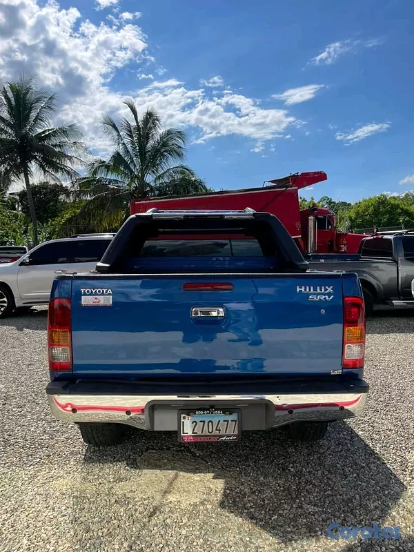 jeepetas y camionetas - Toyota hilux 2010 11