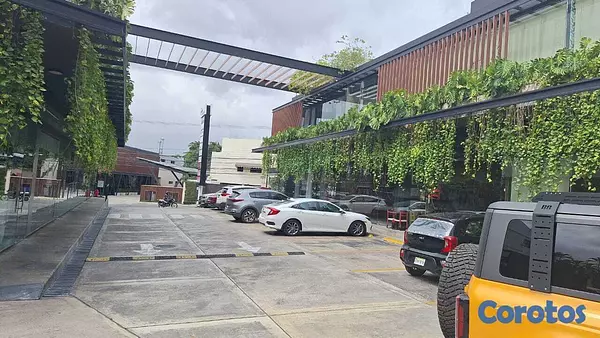 oficinas y locales comerciales - Local en Arroyo Hondo Viejo primer nivel 8