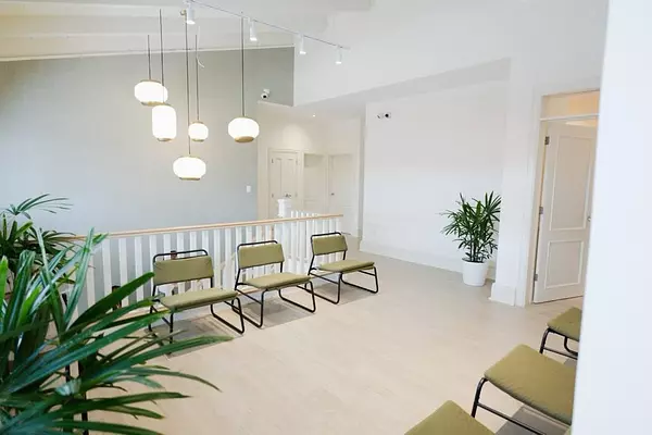 oficinas y locales comerciales - 🔵Alquilo local 2 niveles amueblado para oficina en naco  520 mts 
 9