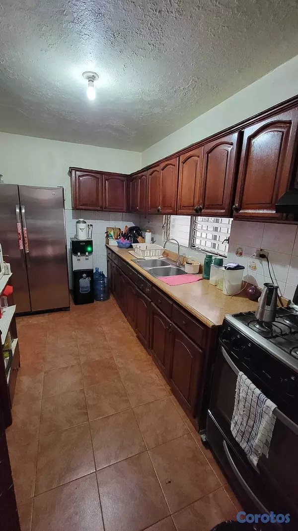 casas - VENDO CASA ZONA RECIDENCIAL Y TRANQUILA POCO METROS DEL MIRADOR SUR- EL PORTÁL  10