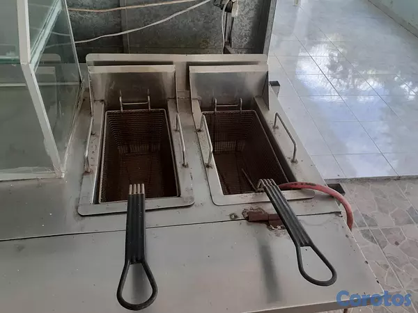 equipos profesionales - Carrito de comida con vitrina 4