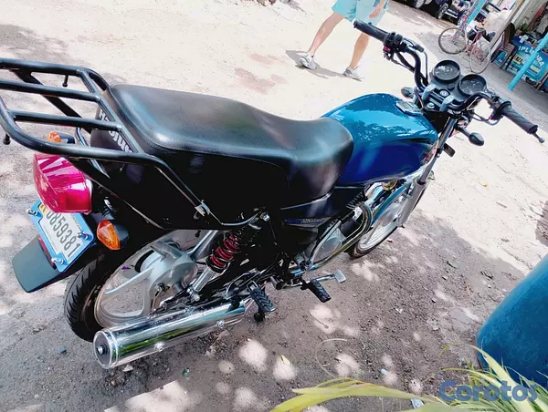 motores y pasolas - se vende por motivo de viaje todo original está ubicado en Bayona negociable  2