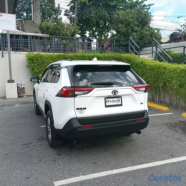 jeepetas y camionetas - Toyota RAV4 LE 2021 oferta 2