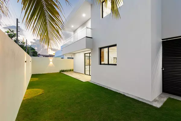 casas - Moderna Vivienda en Residencial Cerrado, Ave. 27 de Febrero 6