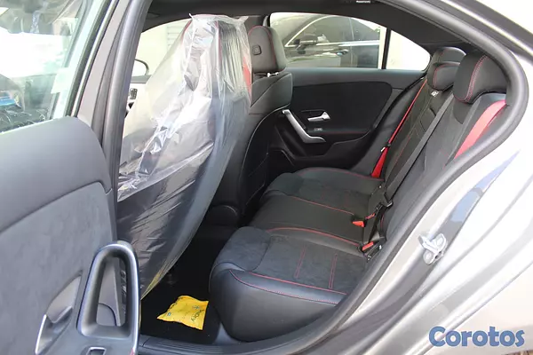 carros - Mercedes-Benz Clase A 35 AMG 2026 5