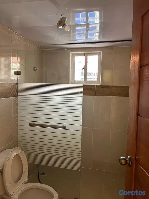 apartamentos - Alquiler Aparamento 2do Nivel, Res. Quintas de Parque. Jacobo Majluta. 8