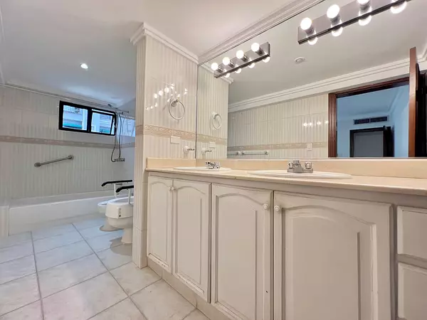 apartamentos - Apartamento en venta en Naco 8