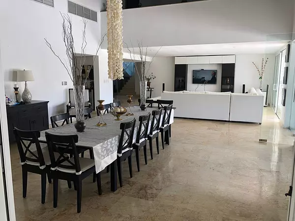 casas vacacionales y villas - Villa 2 niveles en punta cana 2,200 mts 
 2