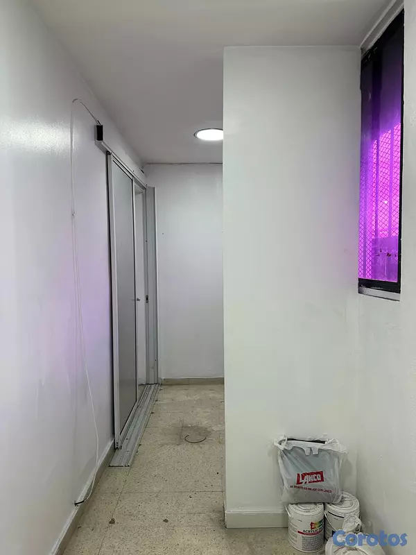oficinas y locales comerciales - LOCAL COMERCIAL/OFICINA EN ALQUILER - EXCELENTE UB 5