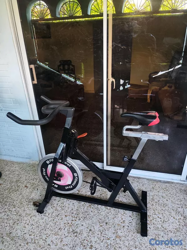Artículos Deportivos - bicicleta spinning con botón para aumentar la fuerza soporta más de 400 libras  3