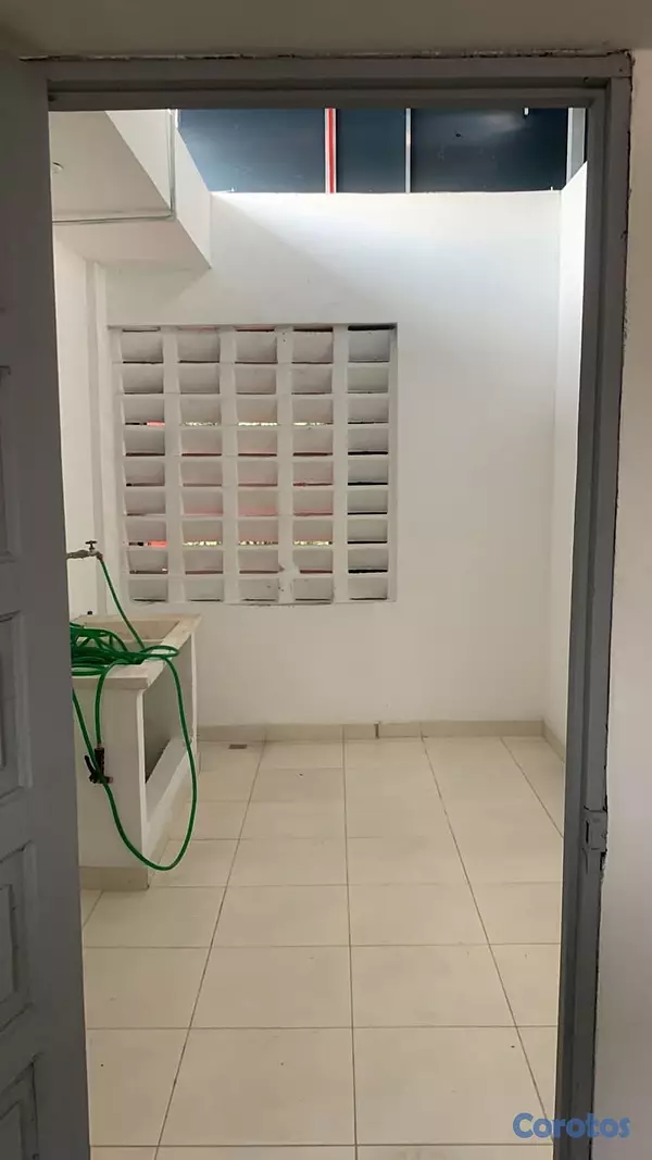 oficinas y locales comerciales - LOCAL COMERCIAL LOS PRADOS  5