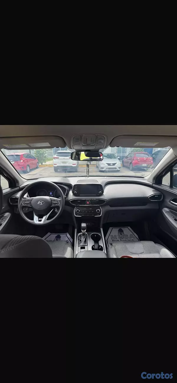 jeepetas y camionetas - Hyundai Santa Fe 2019 • 2 Filas • Nítida • Precio Negociable 2