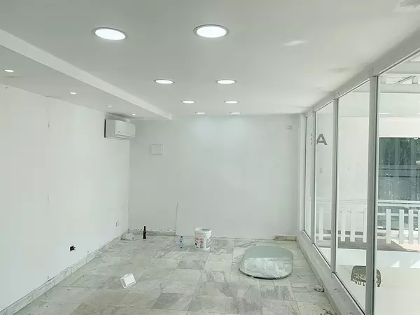 oficinas y locales comerciales - Local céntrico y comercial Prados 4