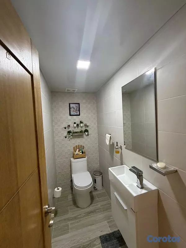 apartamentos - vendo en el millón tercer nivel tres habitaciones 2.5 baños dos parqueos balcón 7