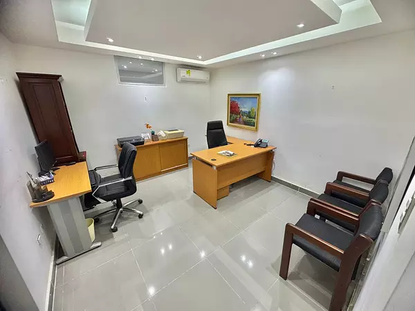 oficinas y locales comerciales - Local Comercial en Alquiler MIRADOR SUR USD 5,000 3